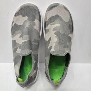 OOFOS OOMG EEZEE LIMITED SLIP-ONS, SIZE 8